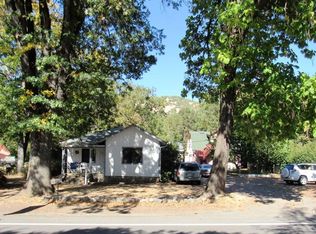 1059 2nd Ave, Gold Hill, OR 97525