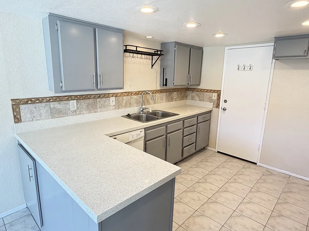 3 bed, 1400 sqft, $2,950 — Photo 4