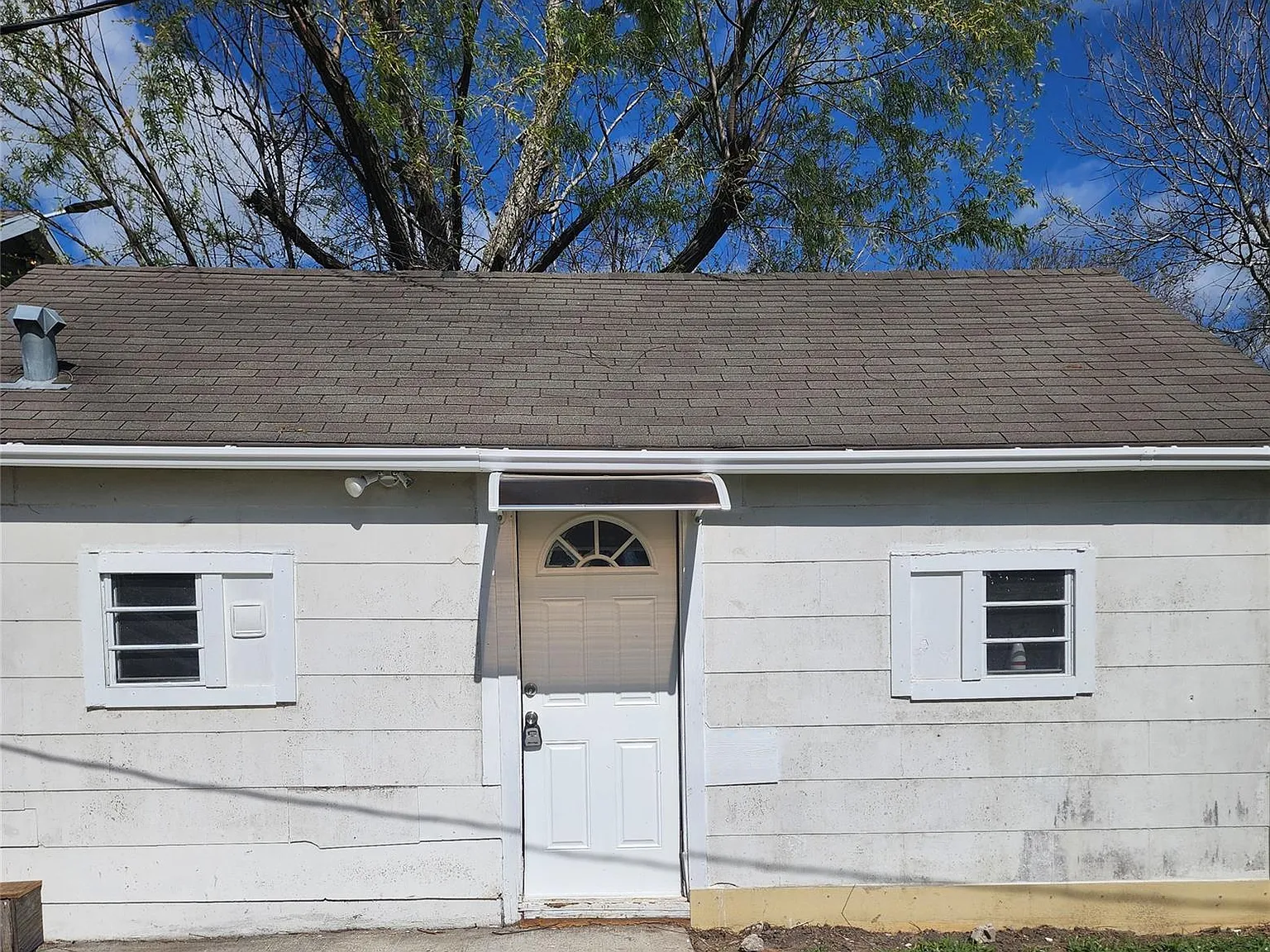 1 bed, 1.0 bath, 1190 sqft, $750 — Photo 2
