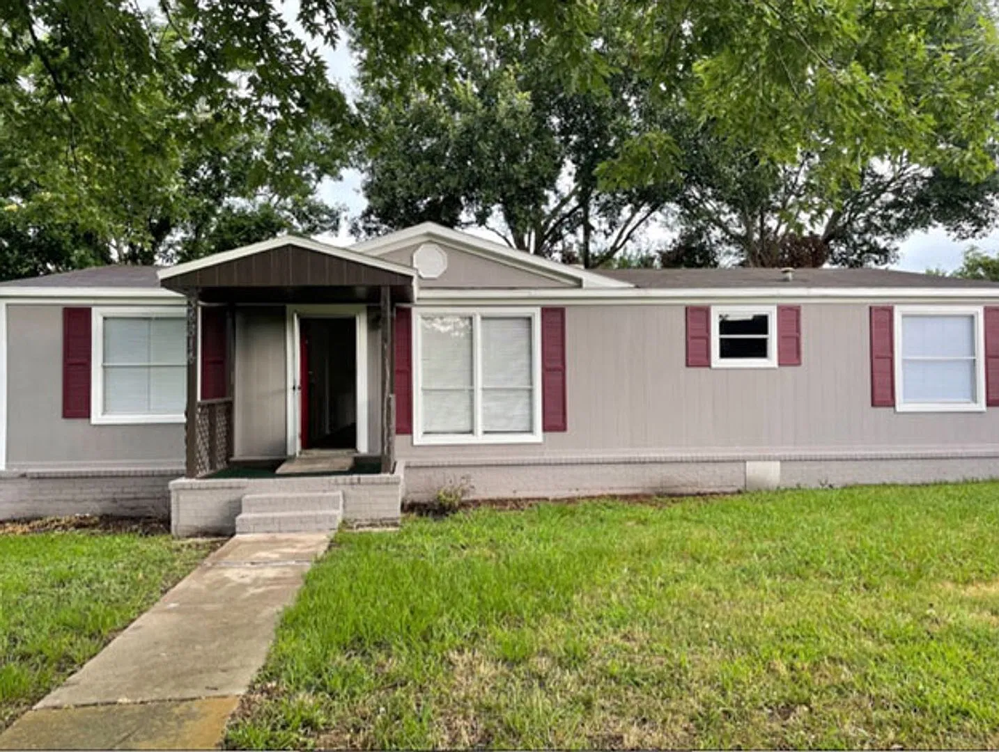 Spacious 3 Bedroom House For Lease In Brookshire — Photo 3