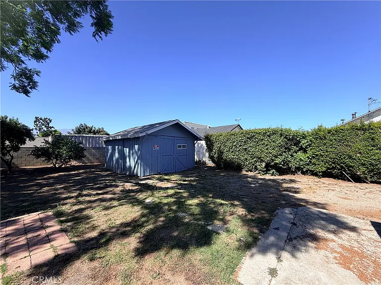 811 E Wells St — Photo 12