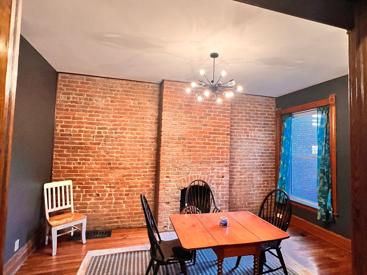 3 bed, 2.5 bath, 2105 sqft, $2,450 — Photo 4
