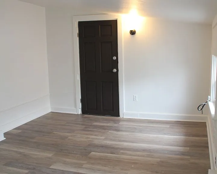 212 E Lemon St — Photo 6
