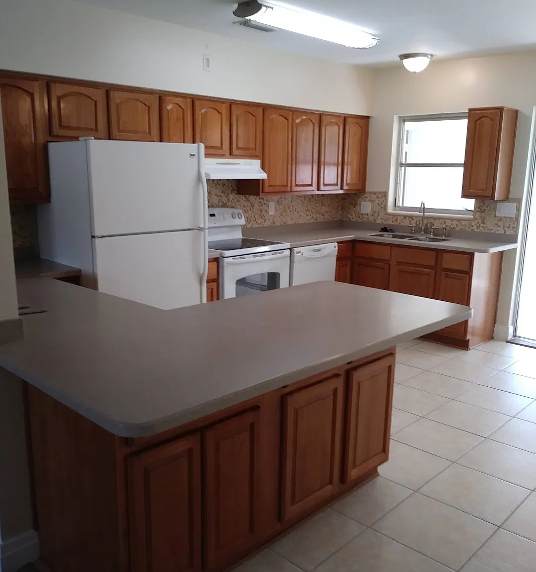 2 bed, 1.5 bath, 1050 sqft, $1,875 — Photo 4