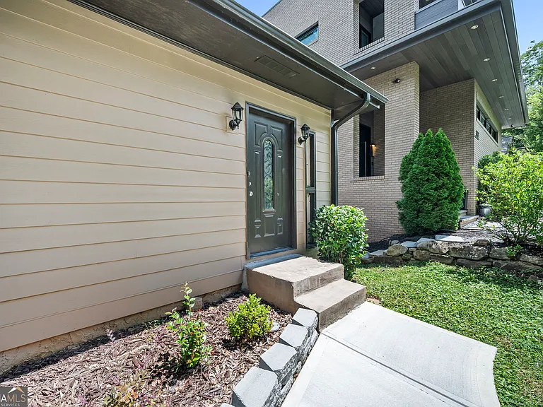 1126 Briarcliff Rd NE #3 — Photo 1