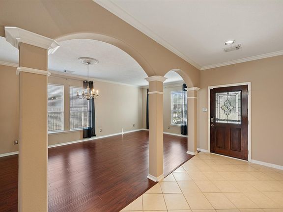 5th image of 8406 Oak Villa Ct