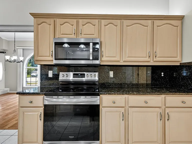 20 Woodford Ln — Photo 36