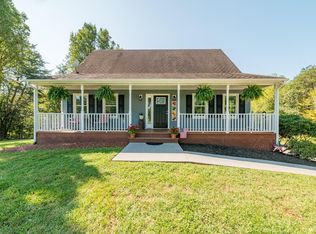 7996 Rocky Ford Rd, Moneta, VA 24121