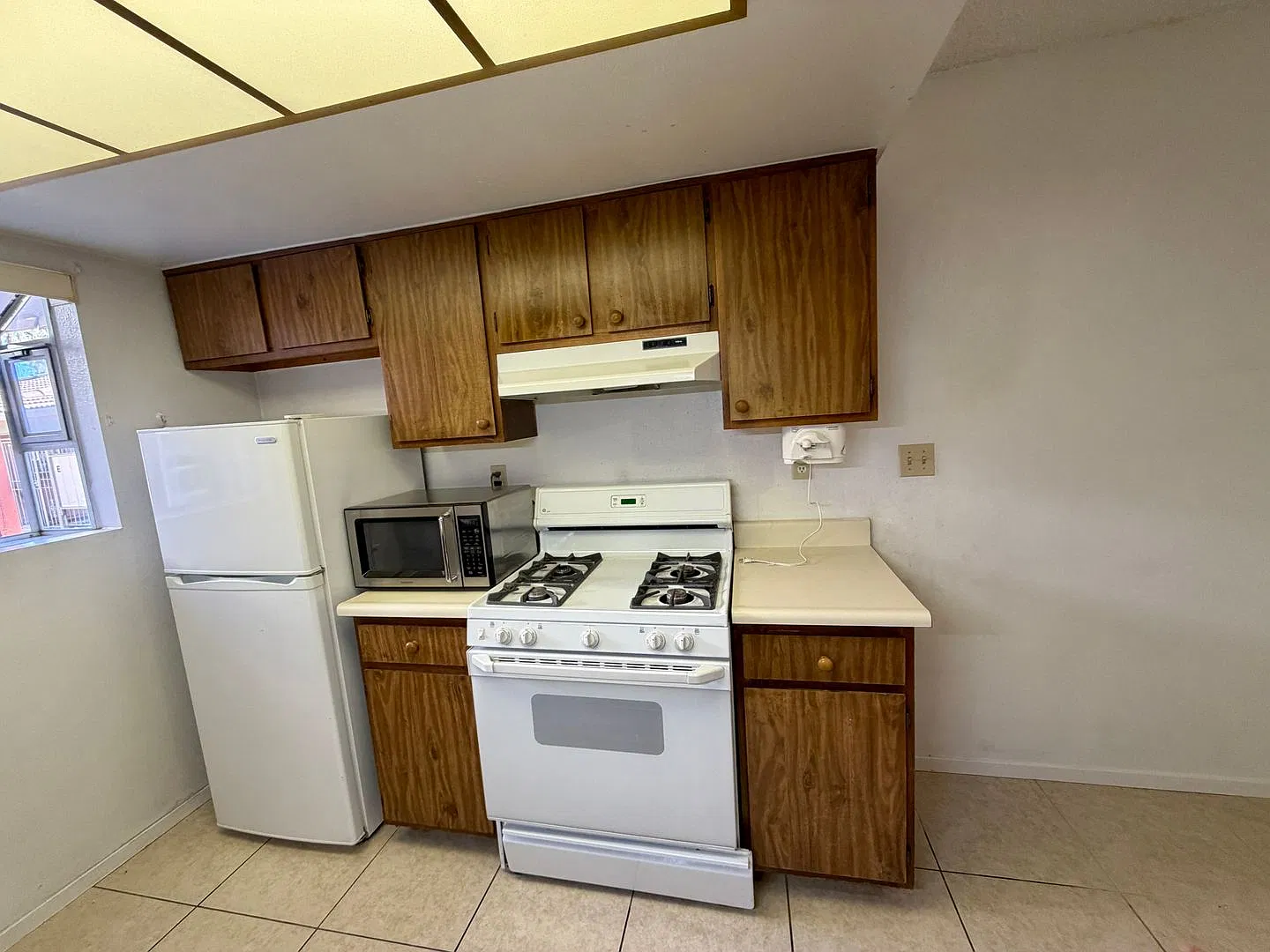 single story townhome — Photo 3