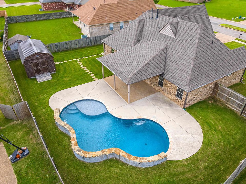 1st image of 200 Hedge Rose Blvd