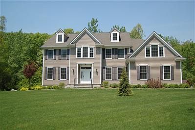 1st image of 7 Amato Dr E
