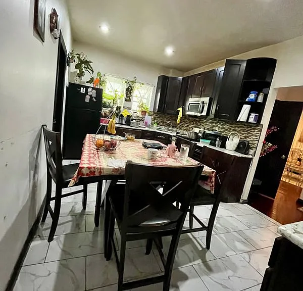 39 Spruce St #4 — Photo 1
