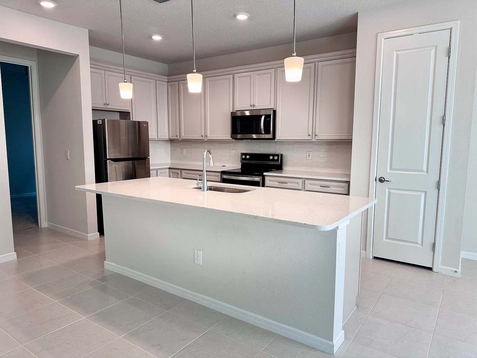 5 Bedroom Home for rent — Photo 3