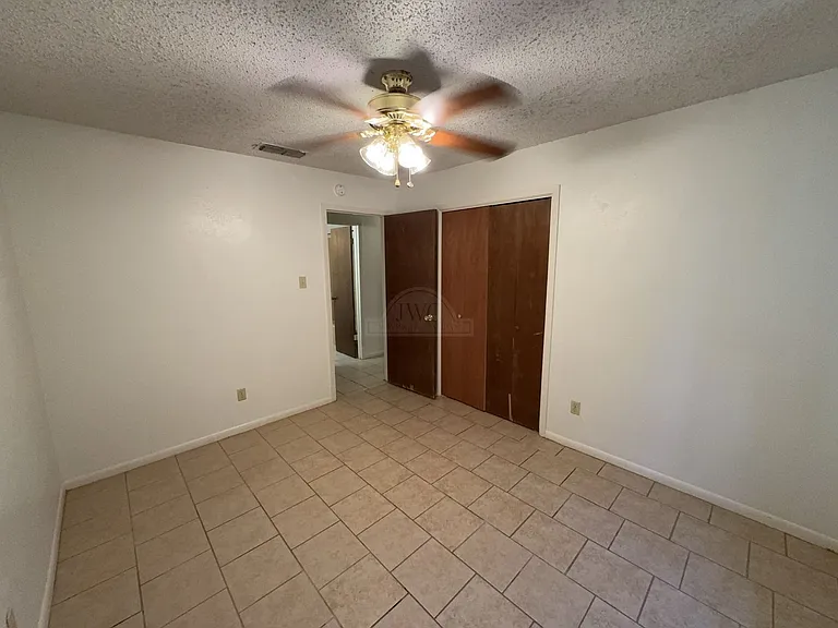 2408 Carnation Dr — Photo 12