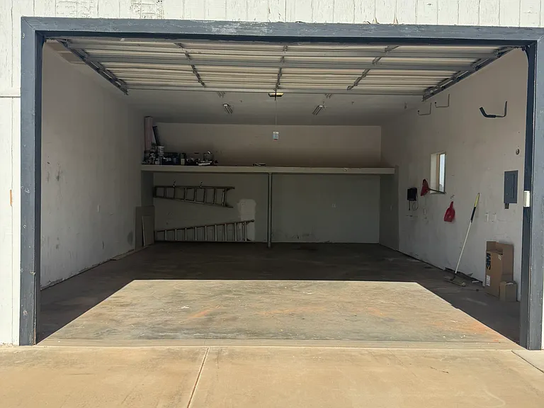 264 N 100 W — Photo 42