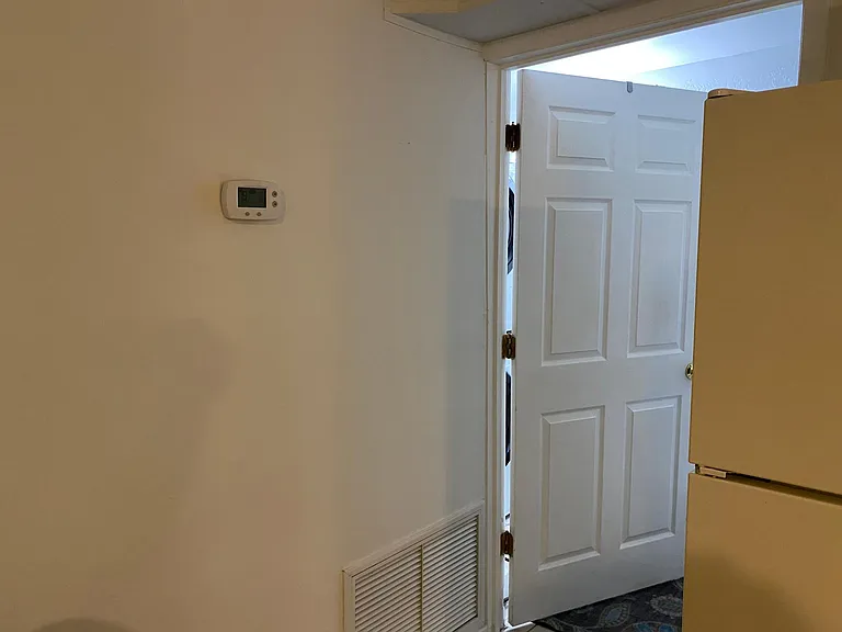 422 W New York Ave #E — Photo 36