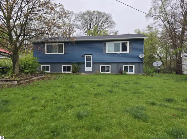 1404 Burch St, Mount Pleasant, MI 48858