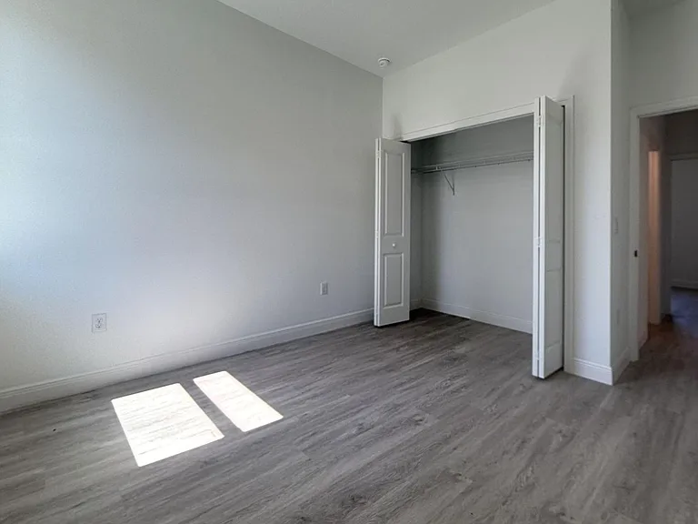 6575 N Grayton Ter — Photo 12