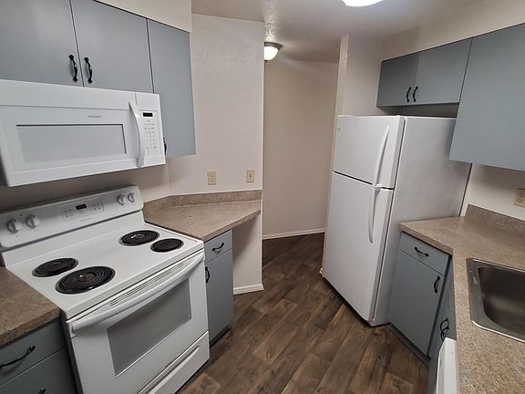 4th image of 4054 NE 55th St APT 203