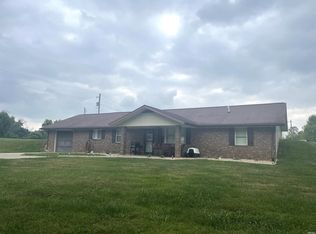 13929 Dover Hill Rd, Loogootee, IN 47553