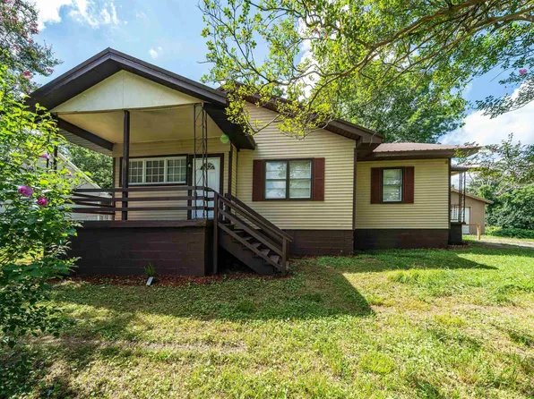 305 12th Ave NE, Graysville, AL 35073
