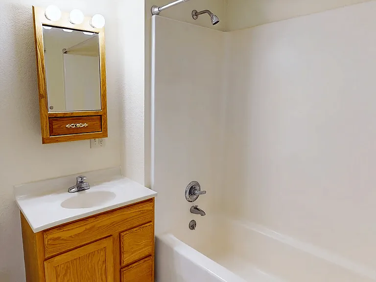 Northwoods Apartments — Photo 11