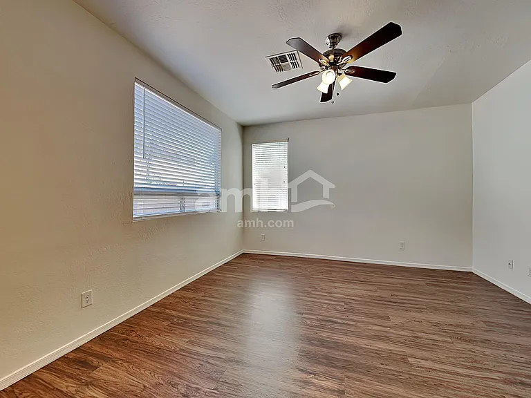2653 S 89th Dr — Photo 5