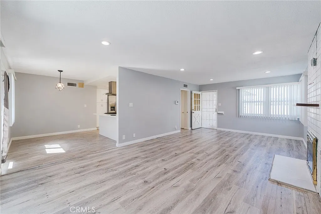 3 bed, 1260 sqft, $4,000 — Photo 4