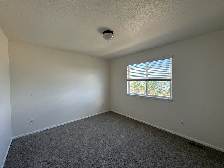 10549 Laurelglen Cir — Photo 15