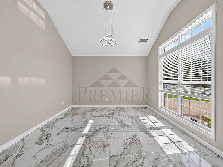4261 Valley Crest Dr — Photo 9