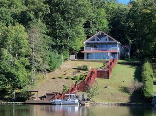 313 Flat Top Lake Rd, Ghent, WV 25843