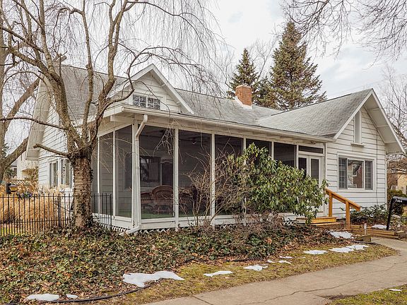 2nd image of 2404 S Park St