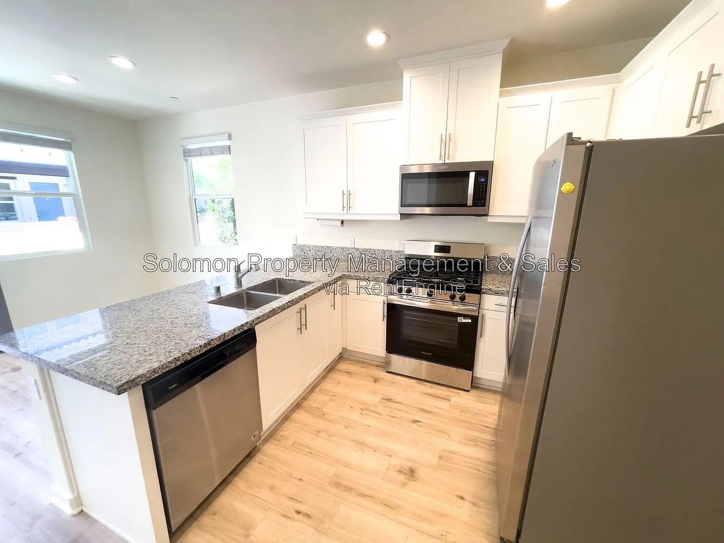 3 bed, 2.5 bath, 1548 sqft, $3,400 — Photo 2