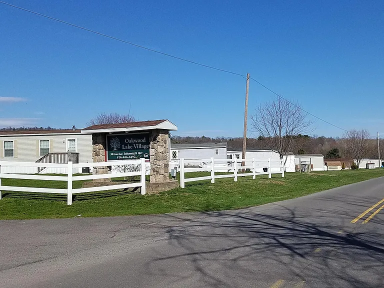 Oakwood Lake Village — Photo 7
