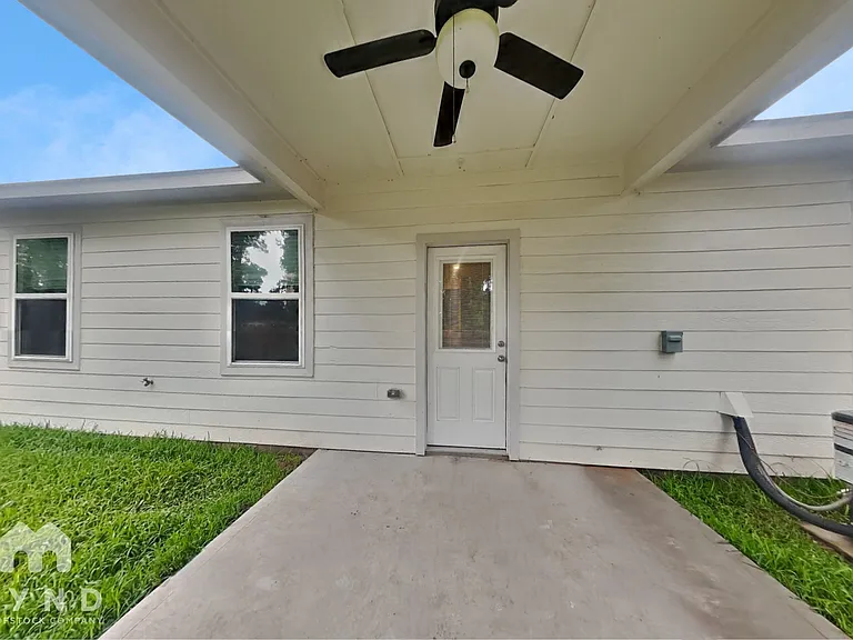 15431 Maple Terrace Dr — Photo 16
