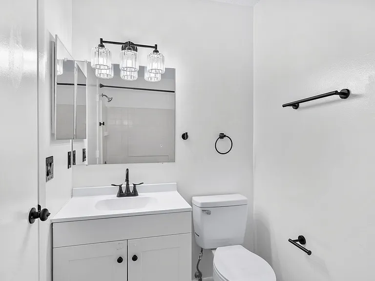 Canterbury Place Apartments — Photo 10