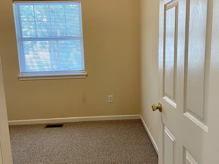 109 S Roosevelt St — Photo 6