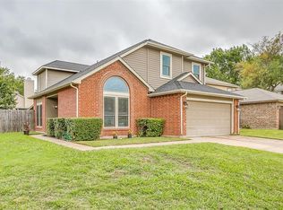5308 Manhassett Dr, Arlington, TX 76018