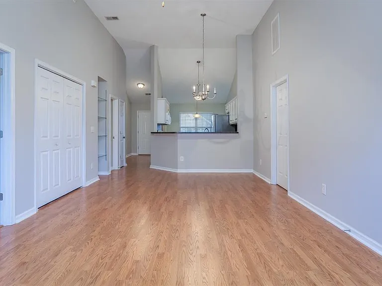 129 Crickhollow Cir — Photo 15