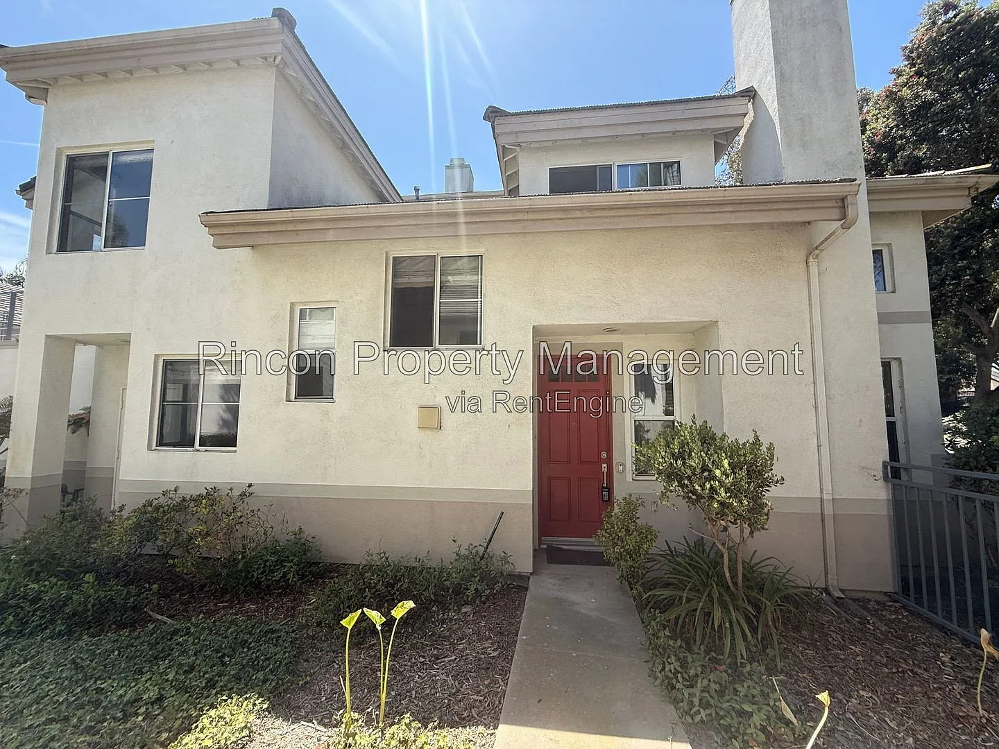 3 bed, 2.5 bath, 1574 sqft, $3,400 — Photo 2