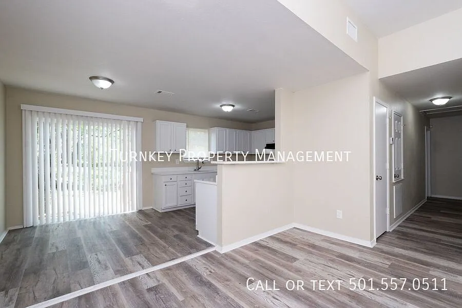 4523 W 21st St — Photo 4