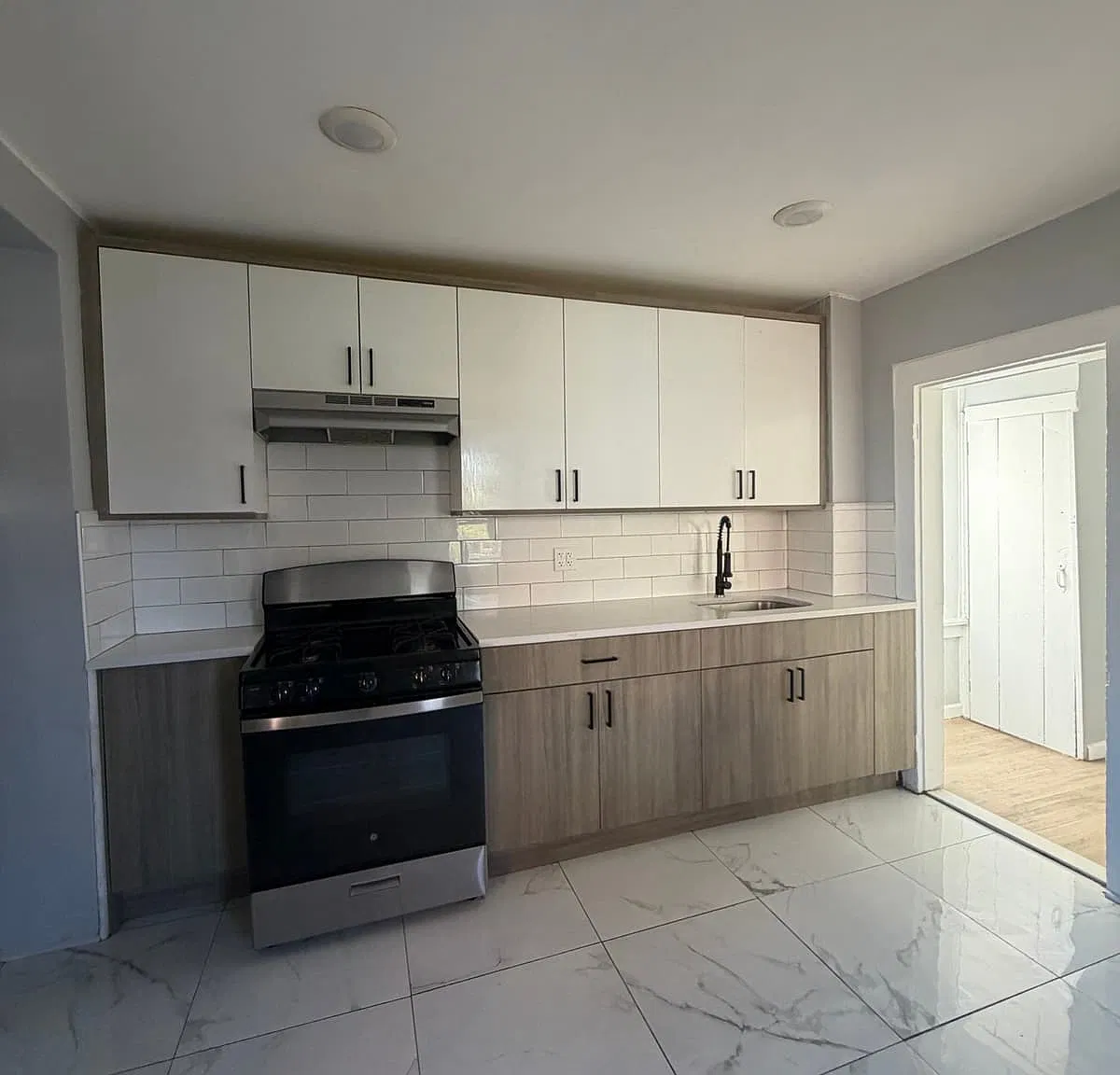 4 bed, 1200 sqft, $3,000 — Photo 2