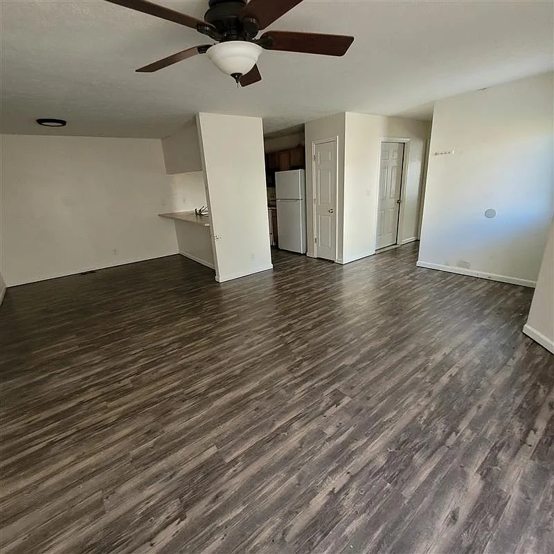 3 bed, 1296 sqft, $1,675 — Photo 2