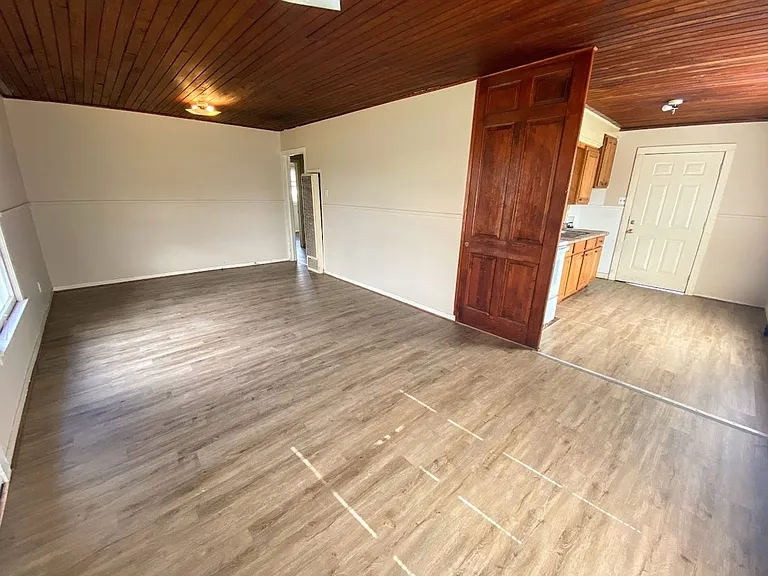 2709 Cline St — Photo 3