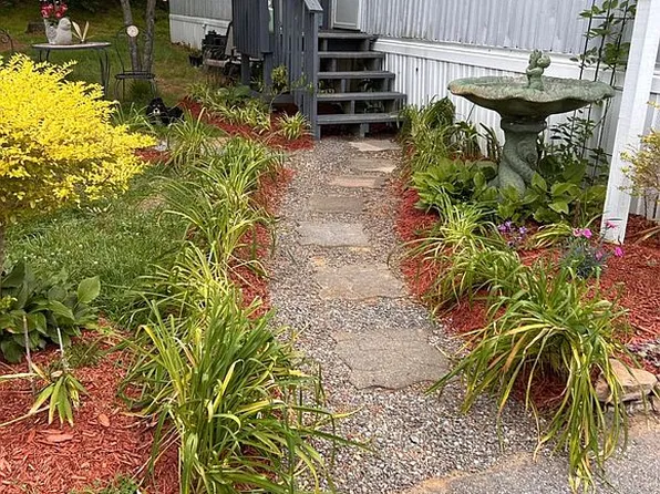 17 Monty St, Asheville, NC 28806