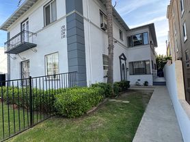 130 1/2 N Orlando Ave, Los Angeles, CA