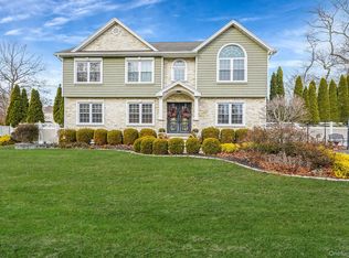 31 Southaven Avenue, Mastic, NY 11950