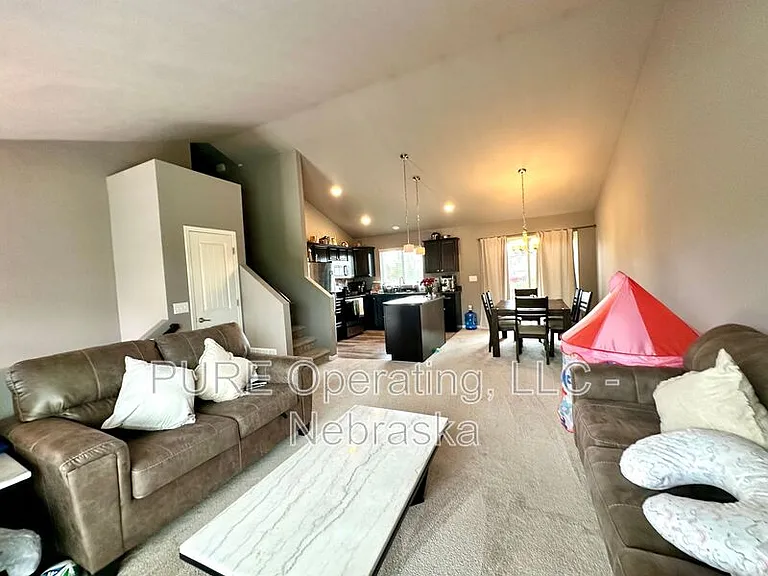 7605 N 92nd Ave — Photo 5