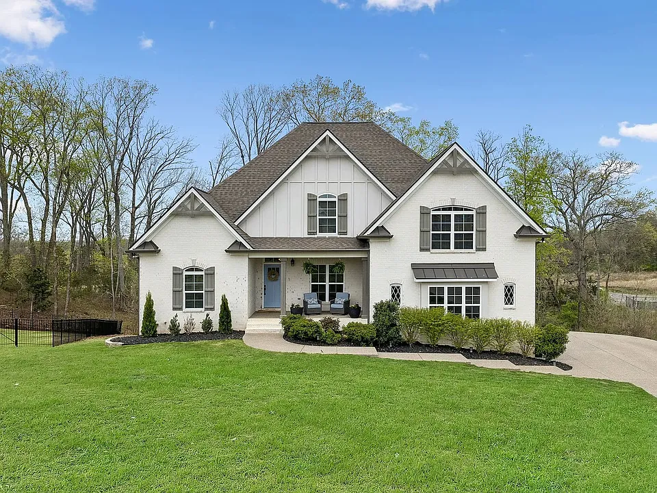 230 Amana Dr