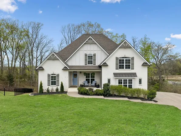 230 Amana Dr, Lebanon, TN 37087